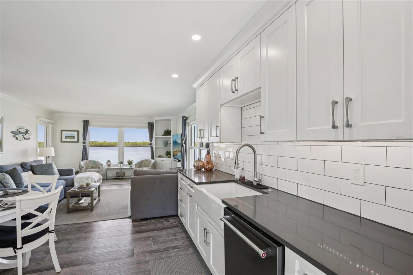 Image 17 of 36 For 4440 Exeter Drive 206