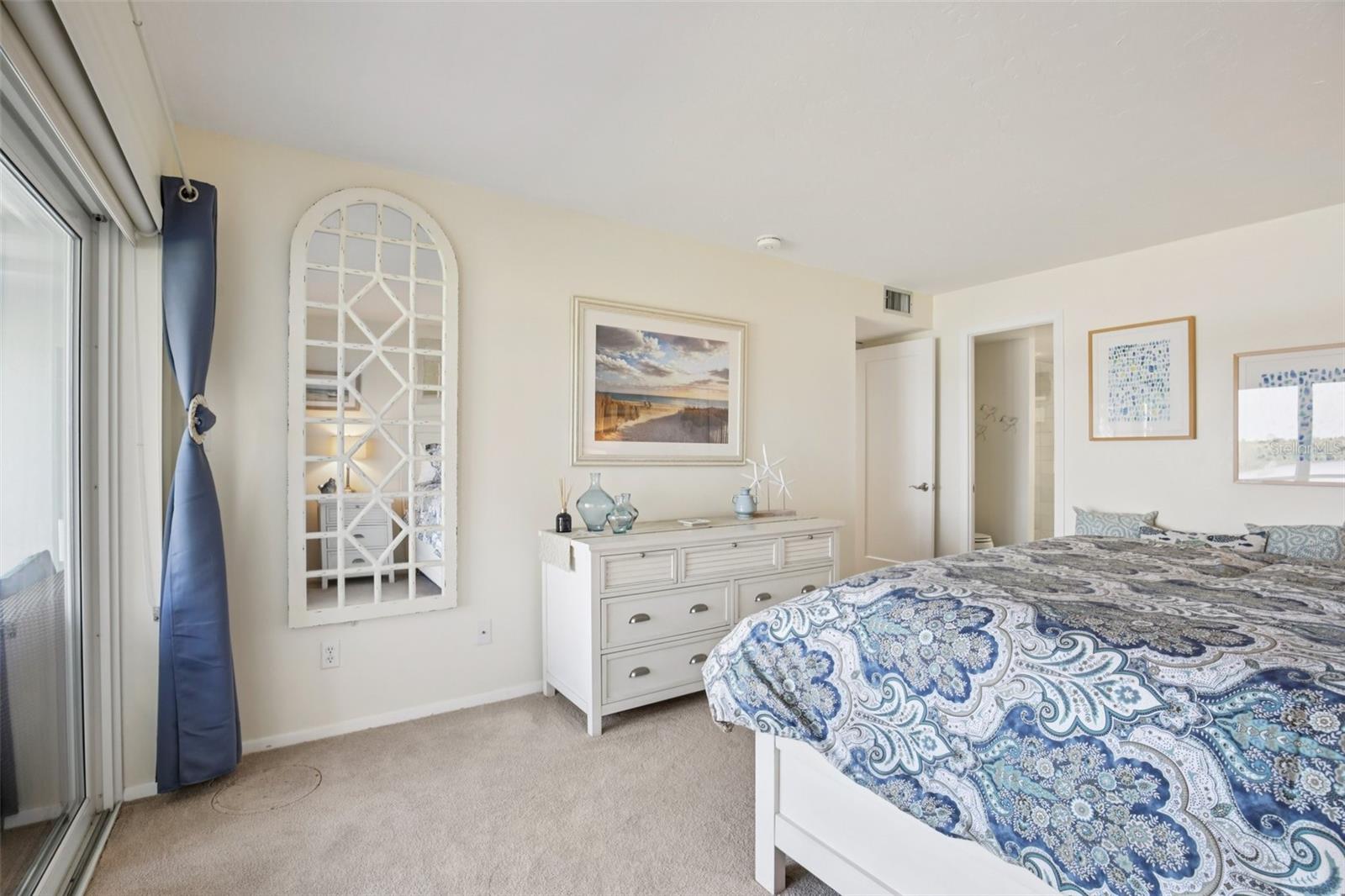 Image 25 of 36 For 4440 Exeter Drive 206