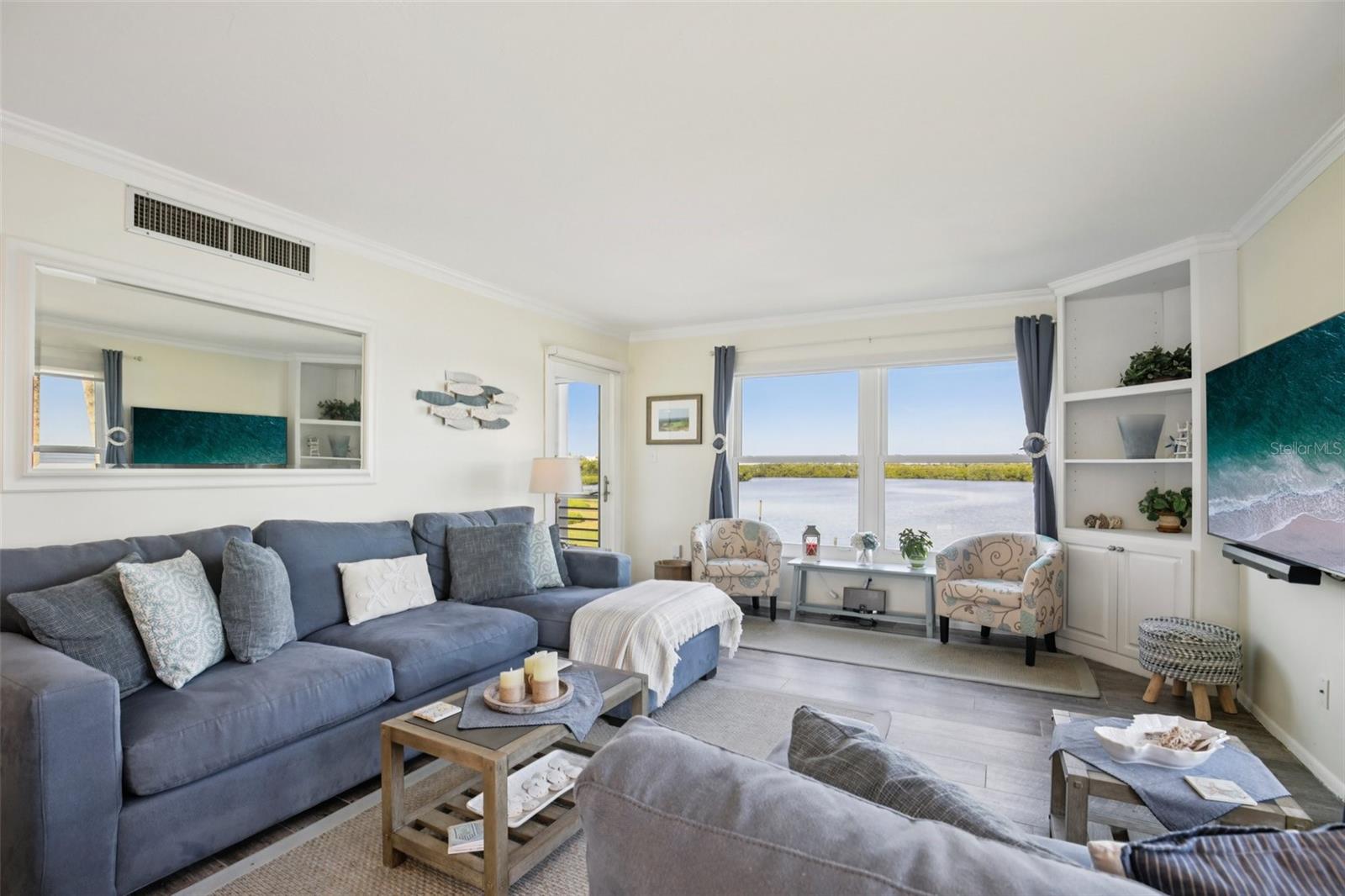 Image 5 of 36 For 4440 Exeter Drive 206