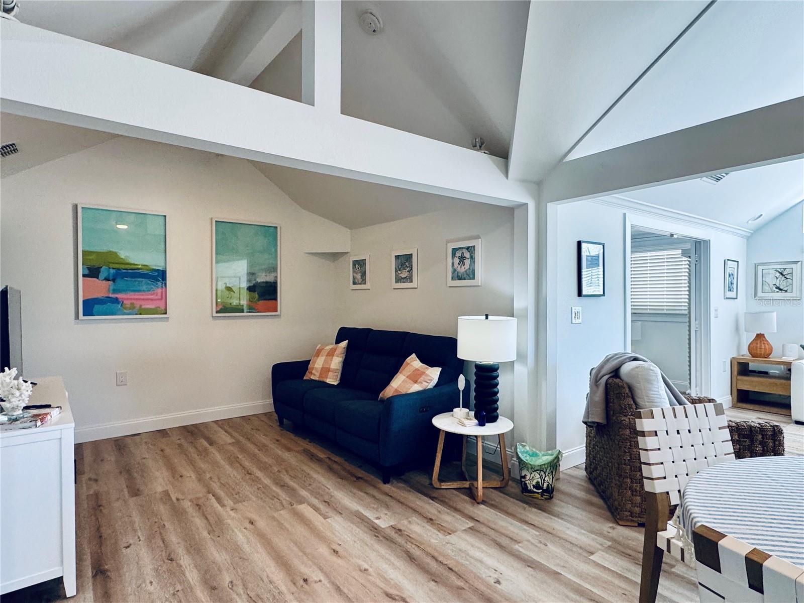 Image 14 of 33 For 701 Broadway Street