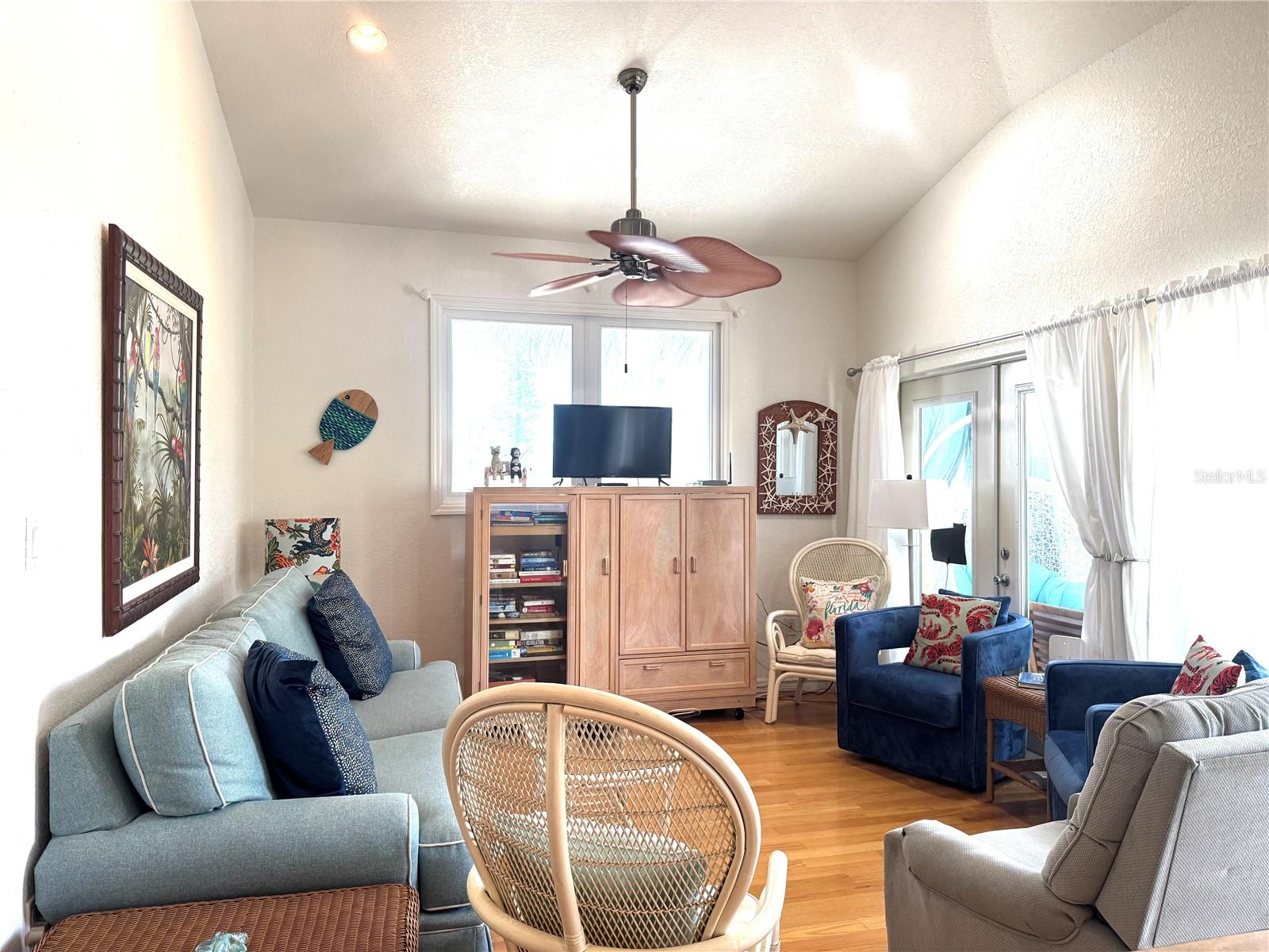 Image 25 of 33 For 701 Broadway Street