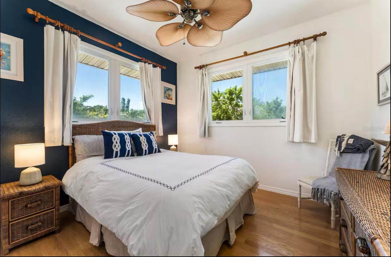 Image 27 of 33 For 701 Broadway Street