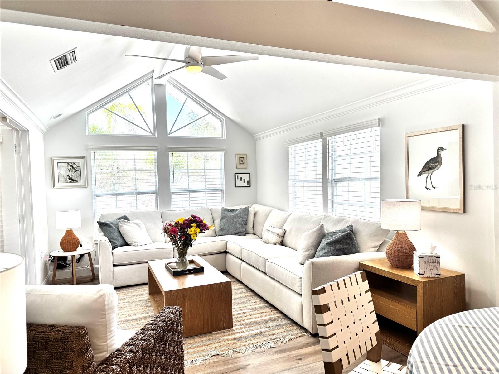 Image 3 of 33 For 701 Broadway Street