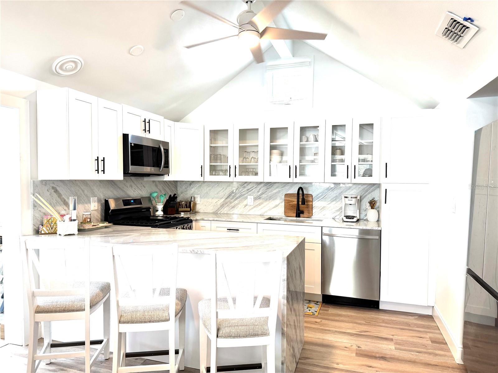 Image 6 of 33 For 701 Broadway Street