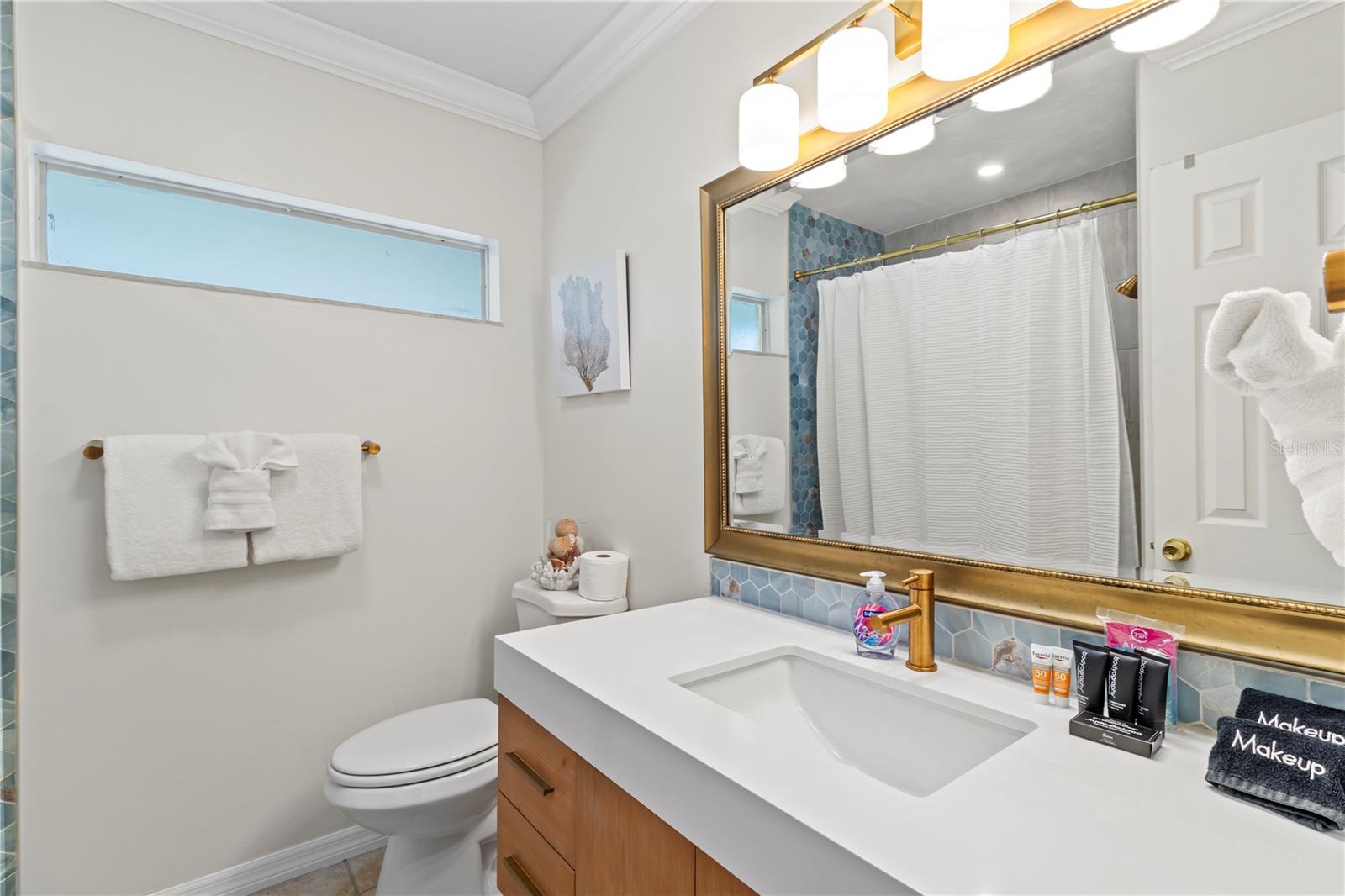 Image 21 of 54 For 5310 Gulf Of Mexico Drive 16