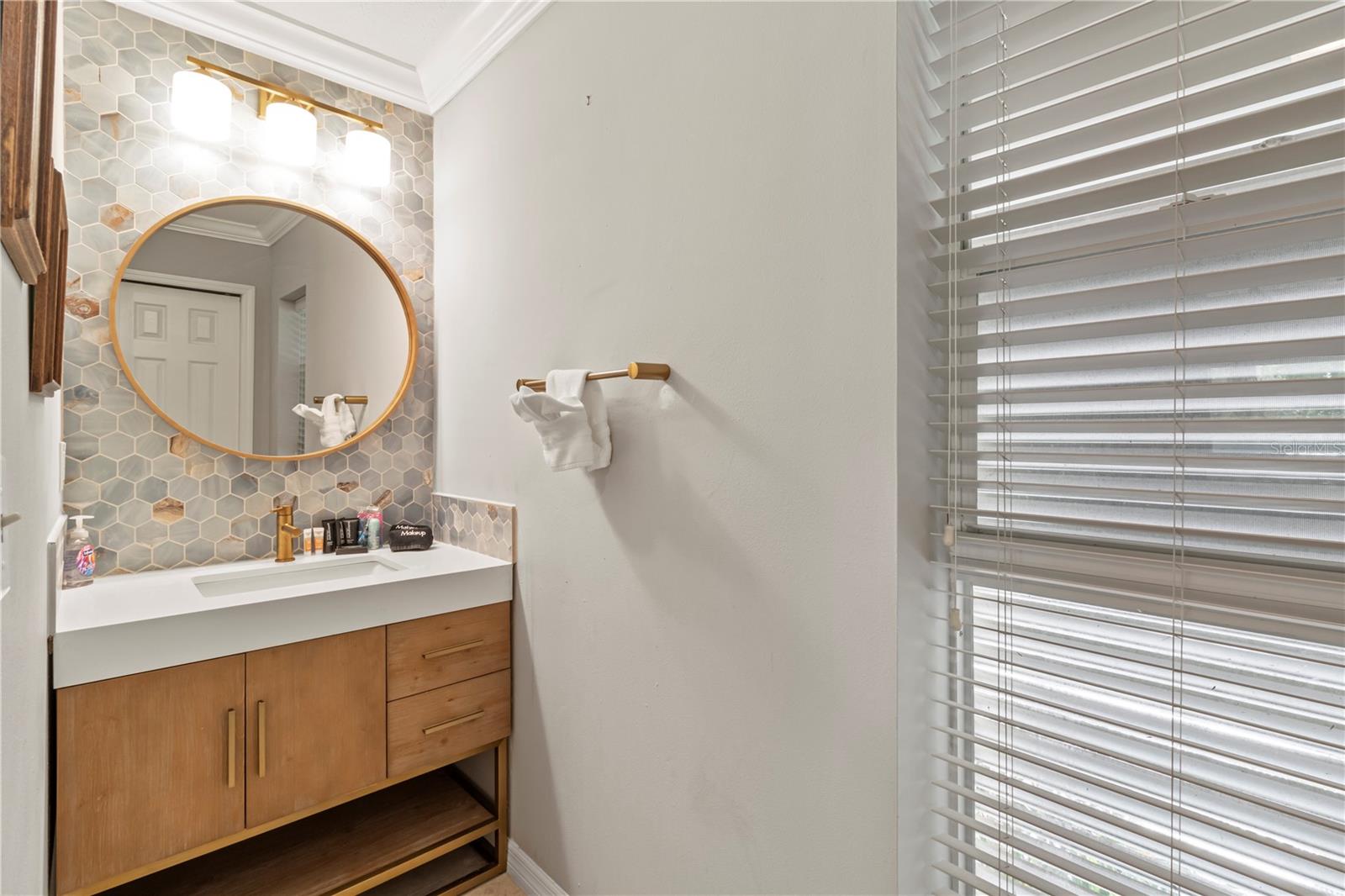 Image 27 of 54 For 5310 Gulf Of Mexico Drive 16