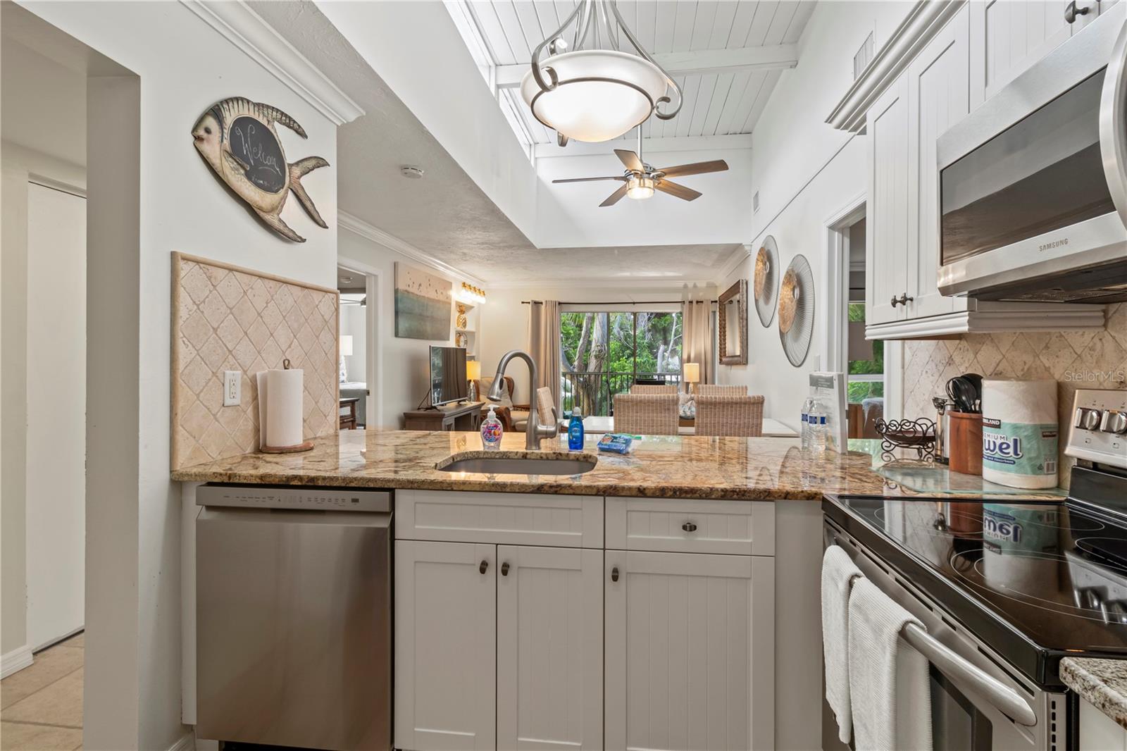 Image 9 of 54 For 5310 Gulf Of Mexico Drive 16