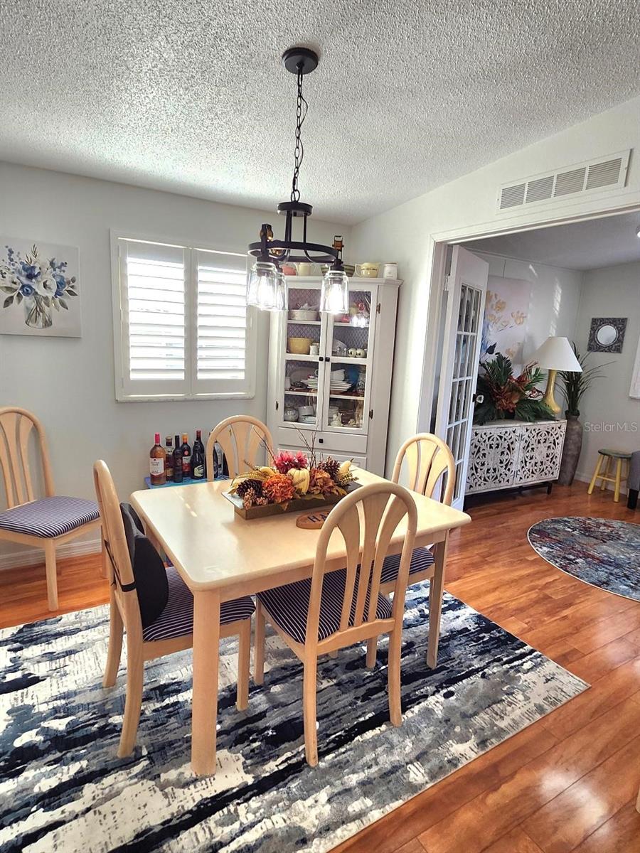 Image 17 of 57 For 6513 Oregon Street