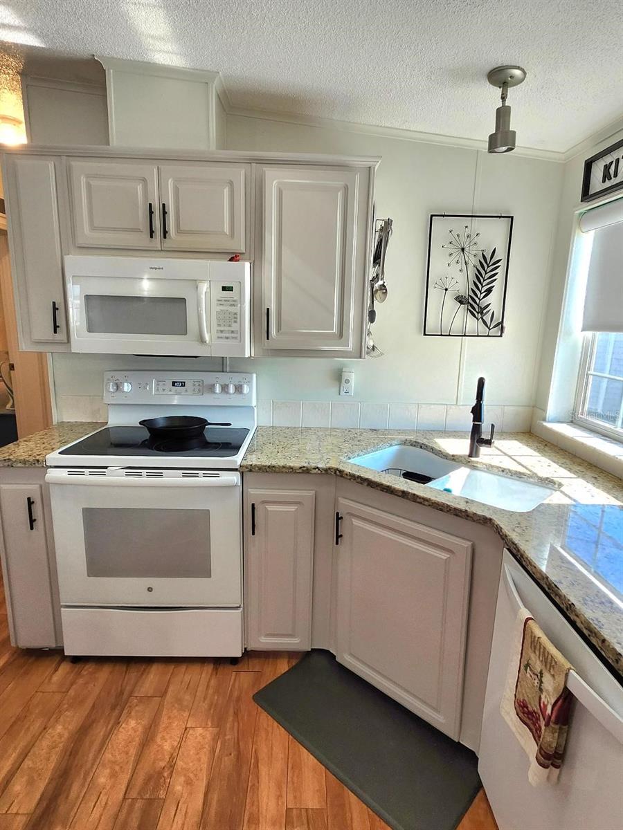 Image 21 of 57 For 6513 Oregon Street