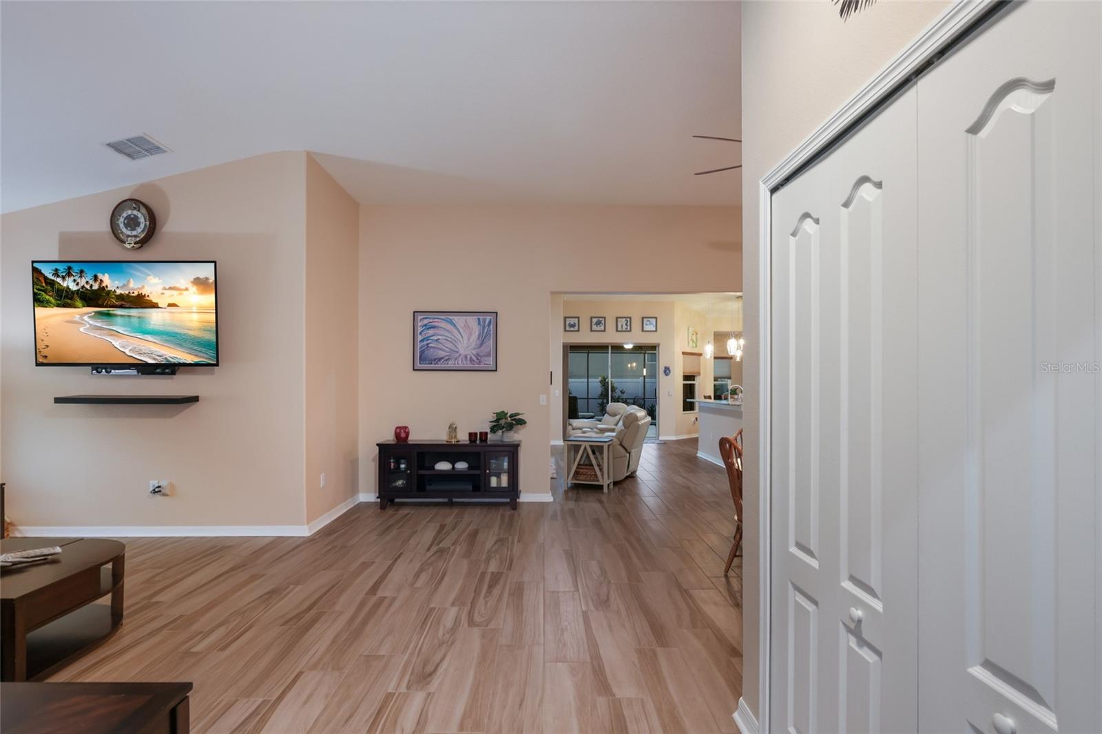 Image 6 of 77 For 10835 Carloway Hills Drive