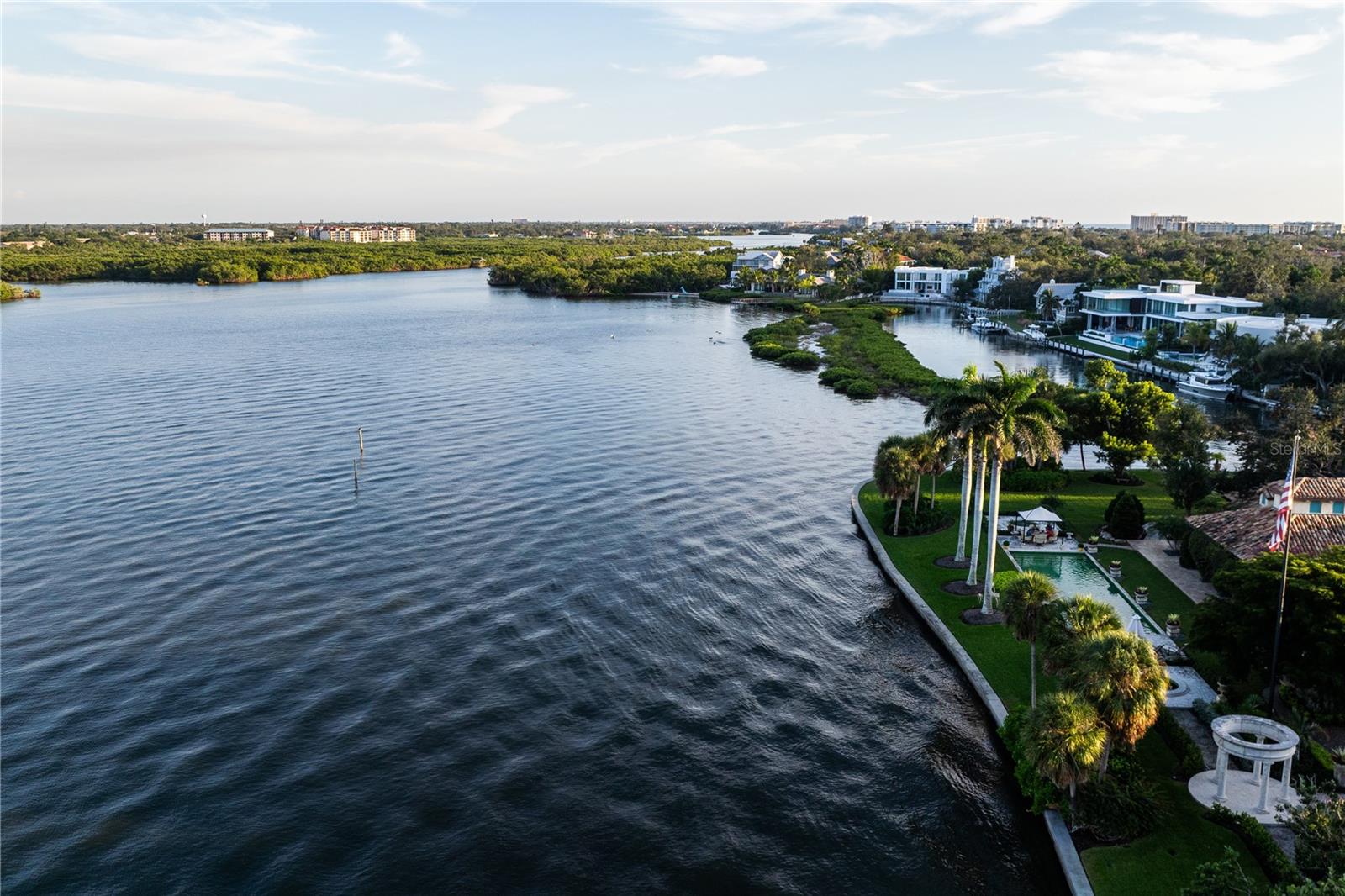 Image 15 of 35 For 1290 Hidden Harbor Way