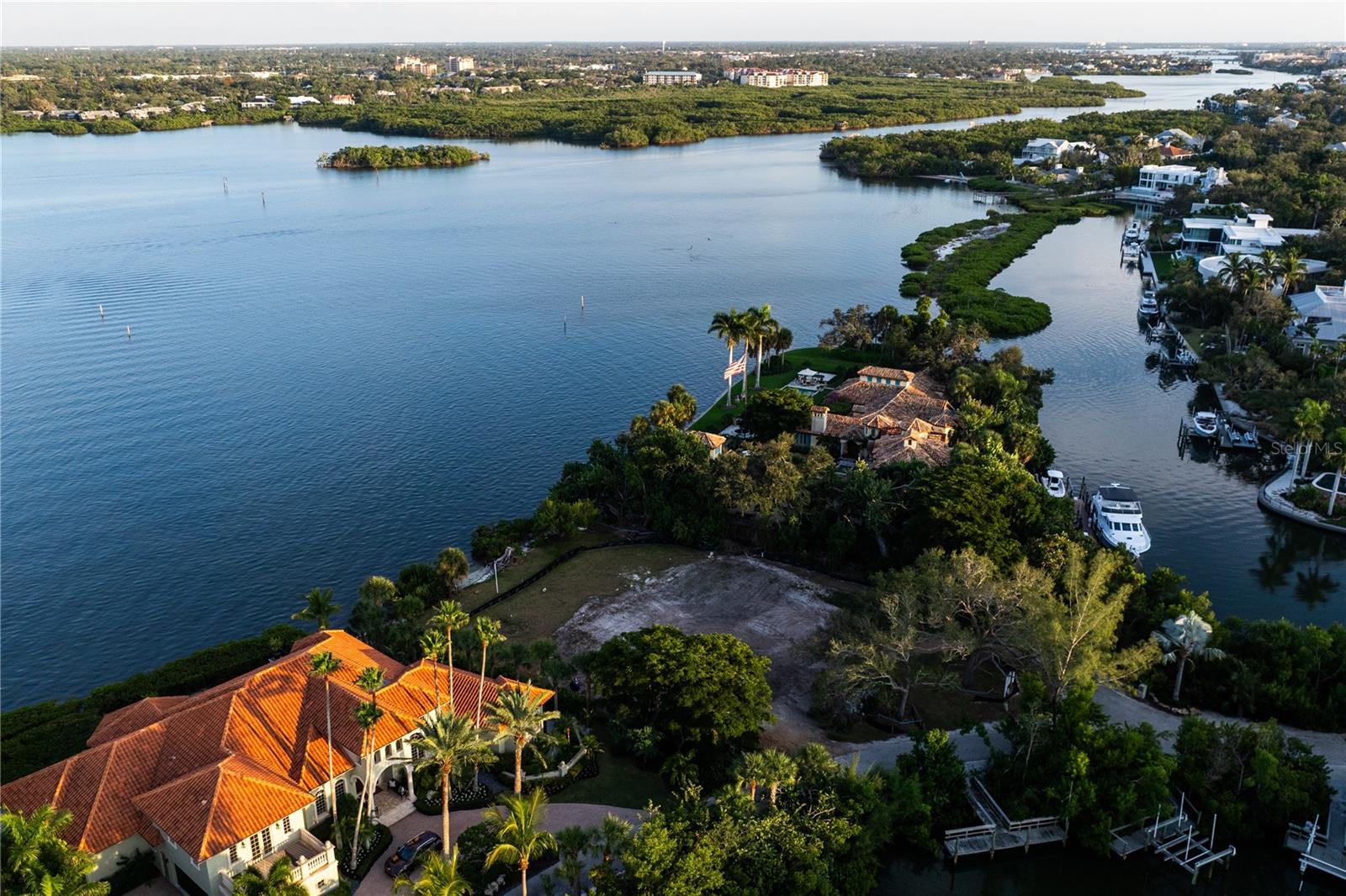 Image 16 of 35 For 1290 Hidden Harbor Way