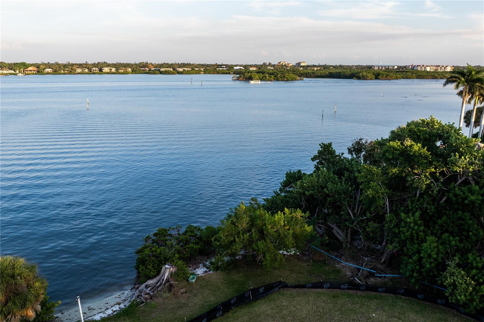 Image 17 of 35 For 1290 Hidden Harbor Way