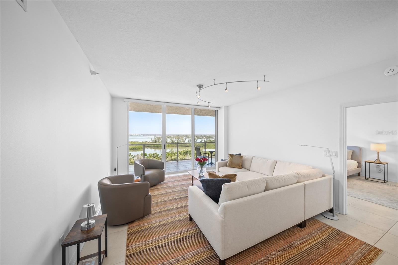 Image 13 of 66 For 1800 Benjamin Franklin Drive A1003