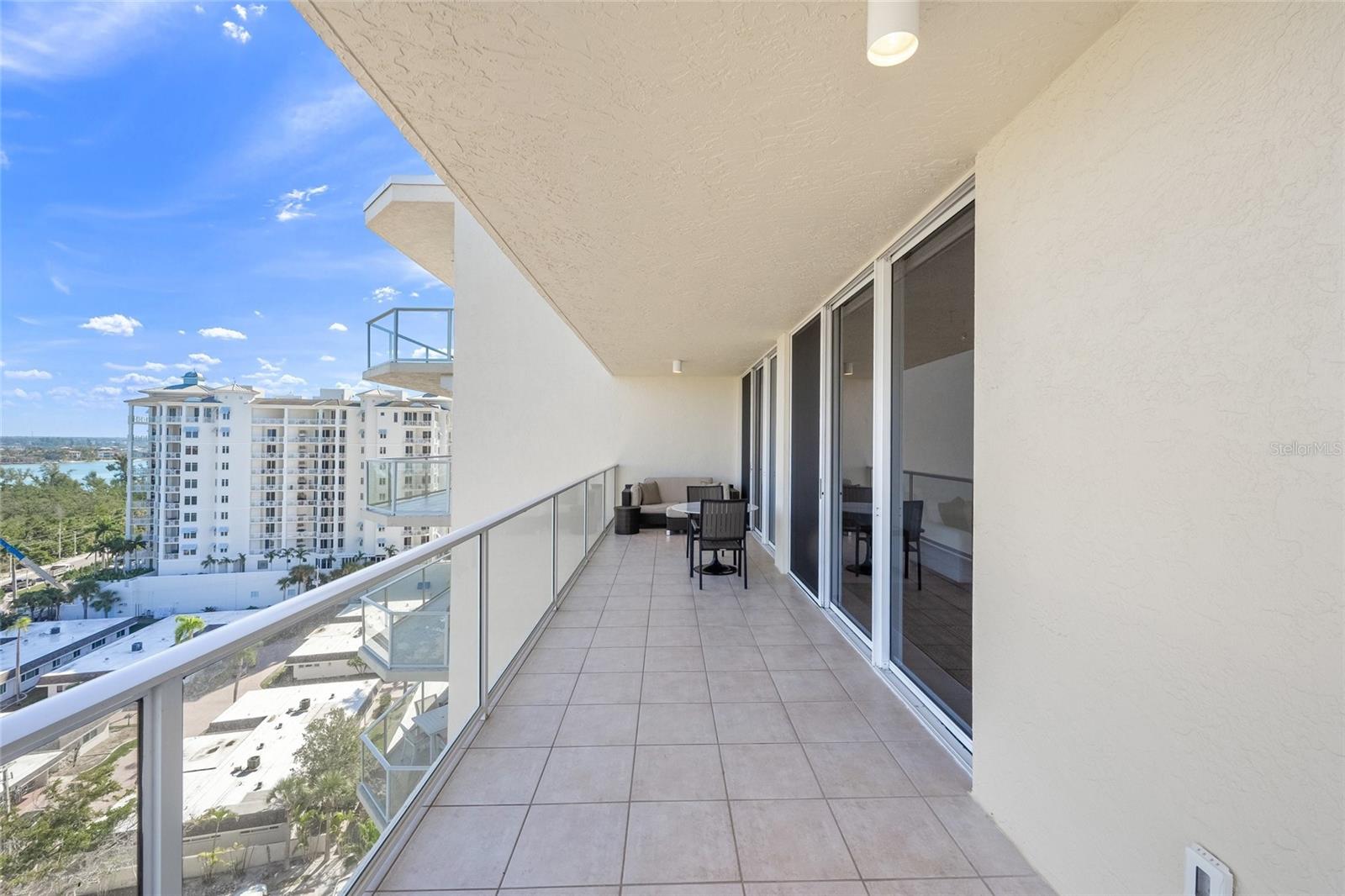 Image 17 of 66 For 1800 Benjamin Franklin Drive A1003