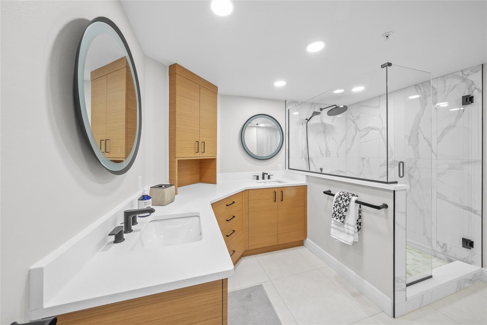 Image 23 of 66 For 1800 Benjamin Franklin Drive A1003