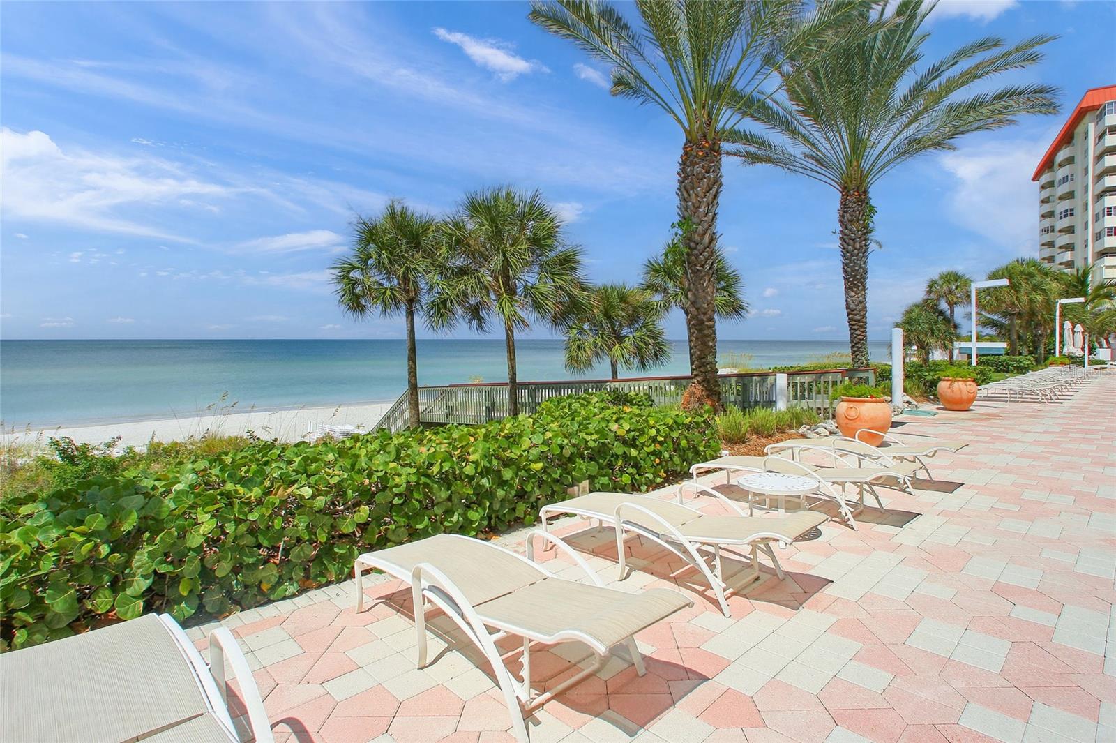 Image 43 of 66 For 1800 Benjamin Franklin Drive A1003