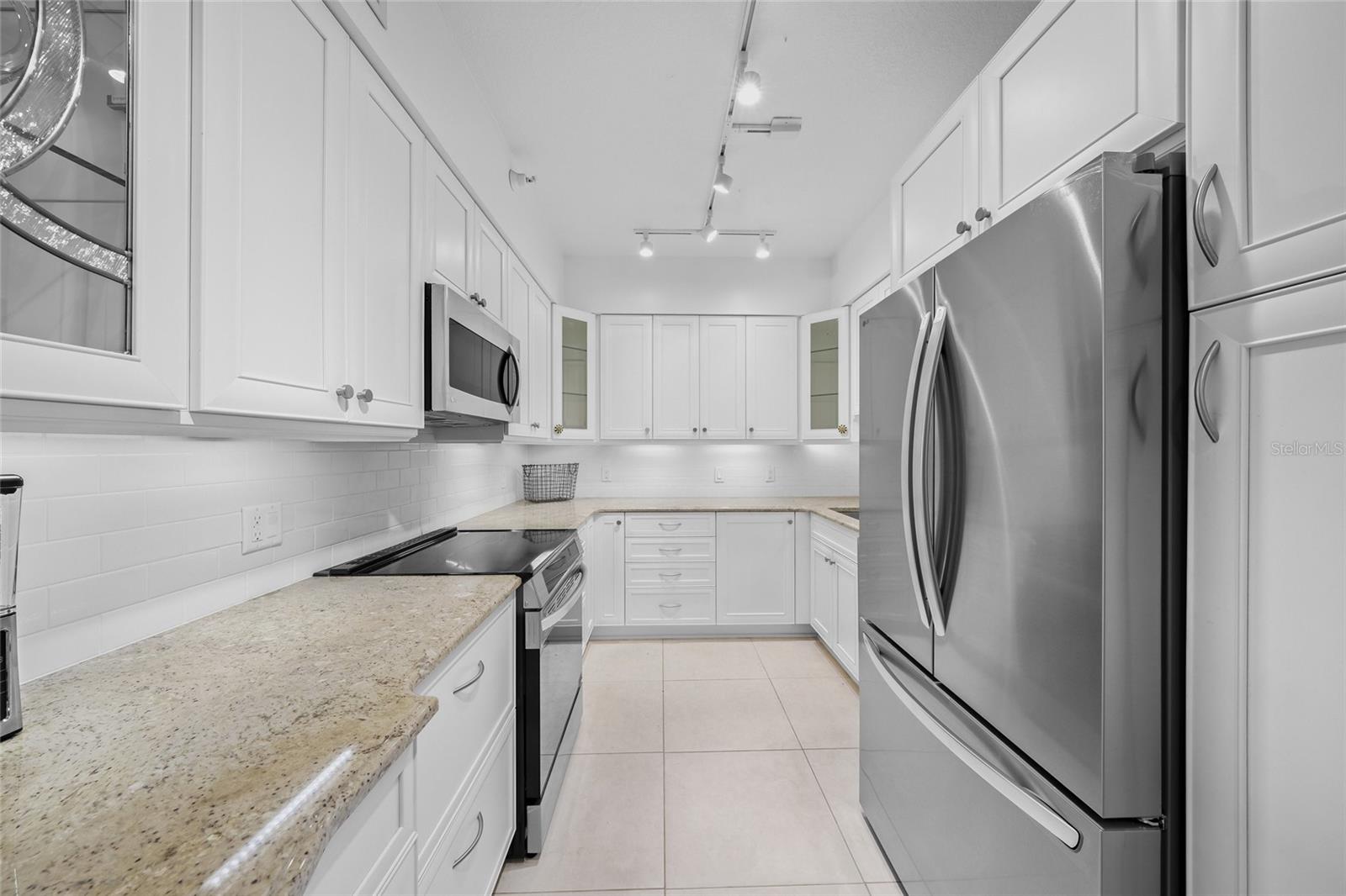 Image 8 of 66 For 1800 Benjamin Franklin Drive A1003