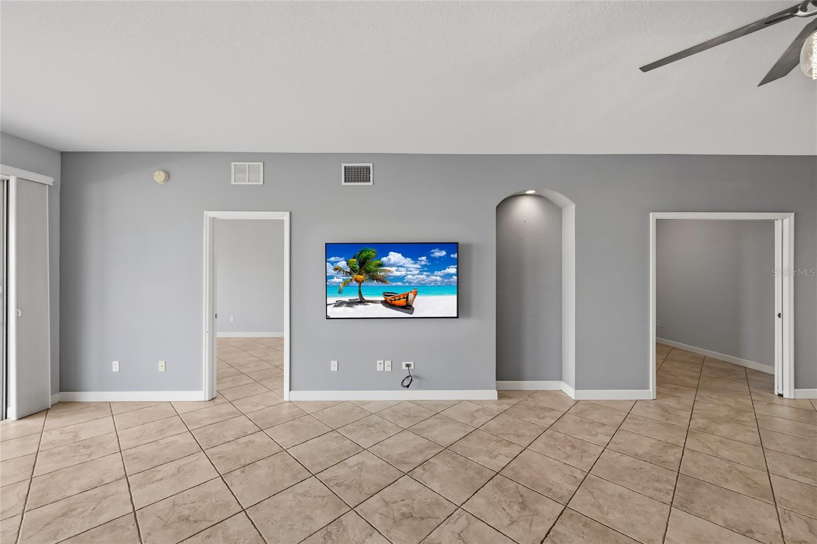 Image 17 of 57 For 6626 7th Avenue Circle W