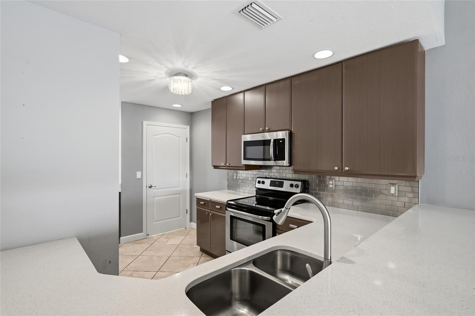 Image 21 of 57 For 6626 7th Avenue Circle W