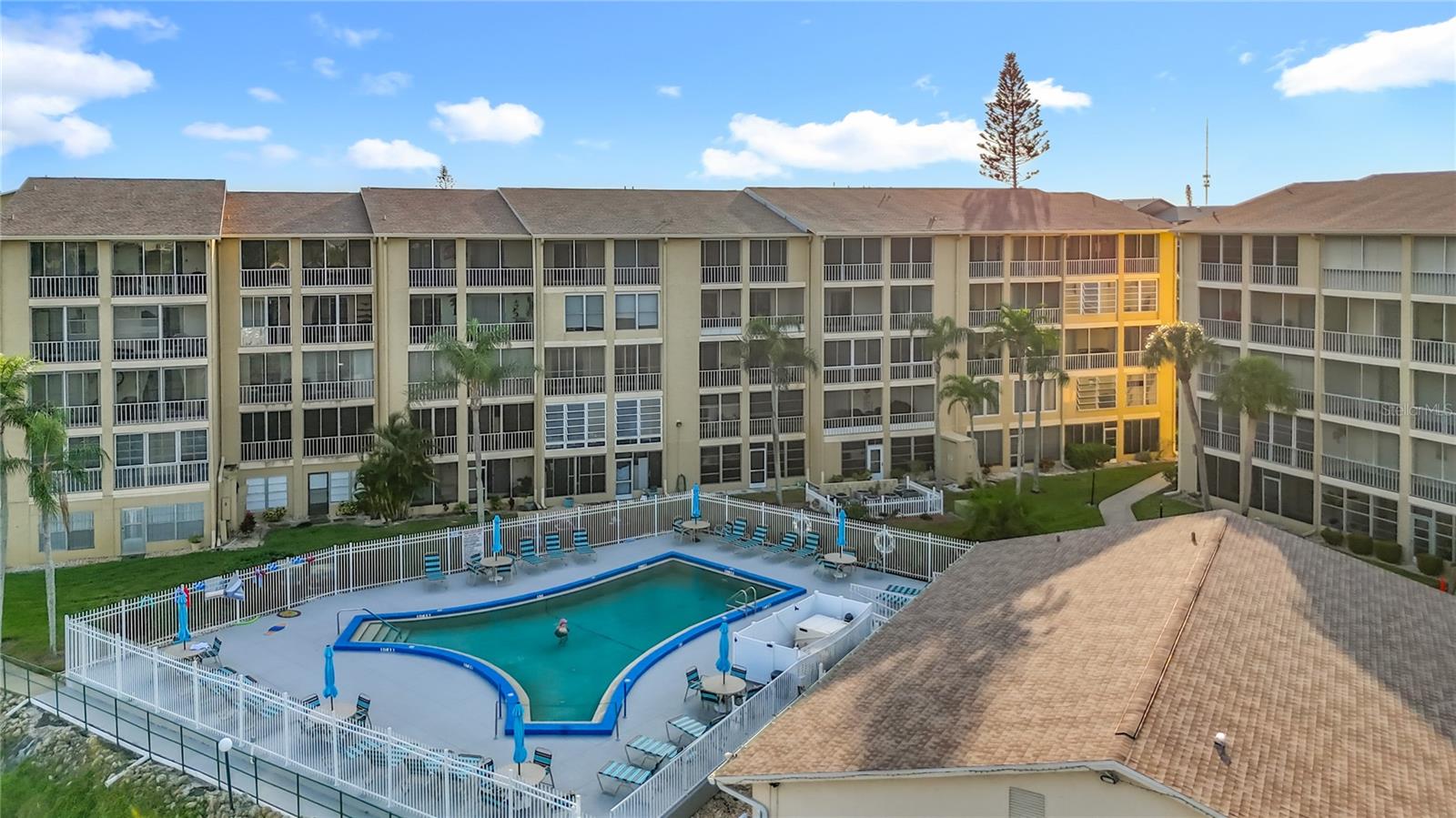 Image 27 of 51 For 3783 Lake Bayshore Drive H404