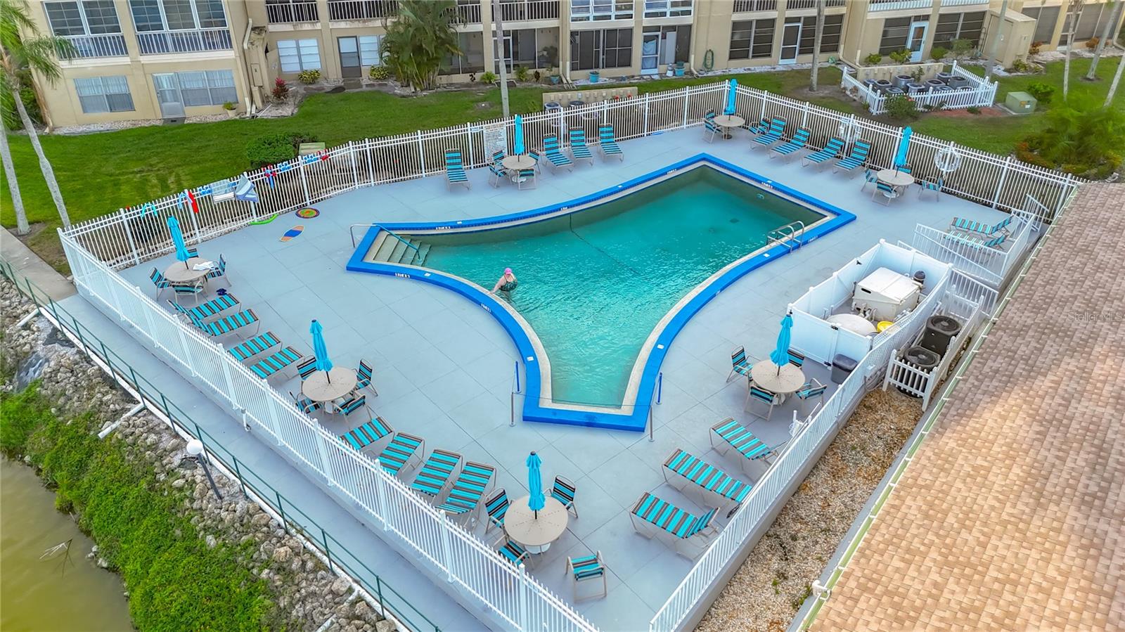 Image 28 of 51 For 3783 Lake Bayshore Drive H404