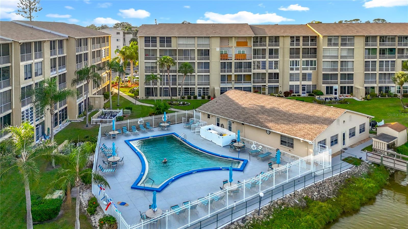 Image 32 of 51 For 3783 Lake Bayshore Drive H404