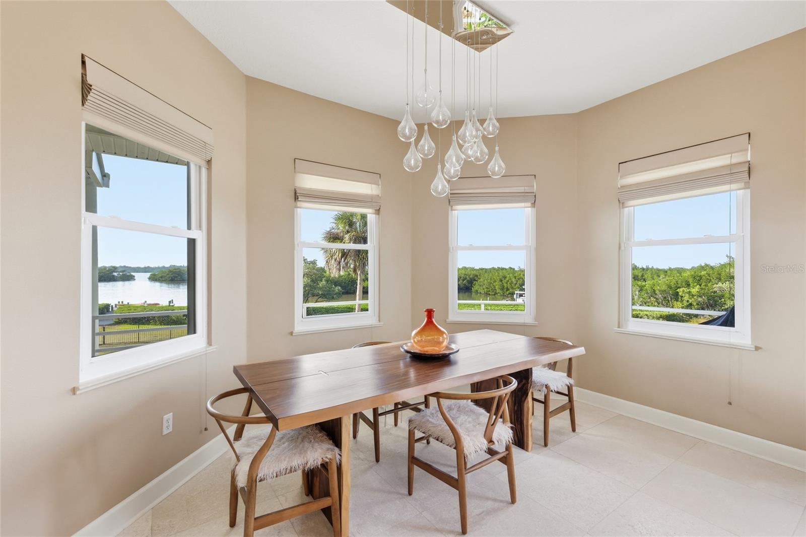 Image 19 of 54 For 6511 Bayshore Road