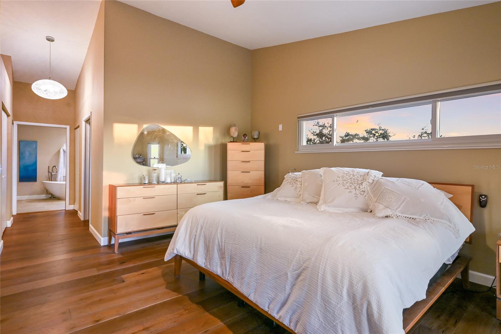 Image 32 of 54 For 6511 Bayshore Road