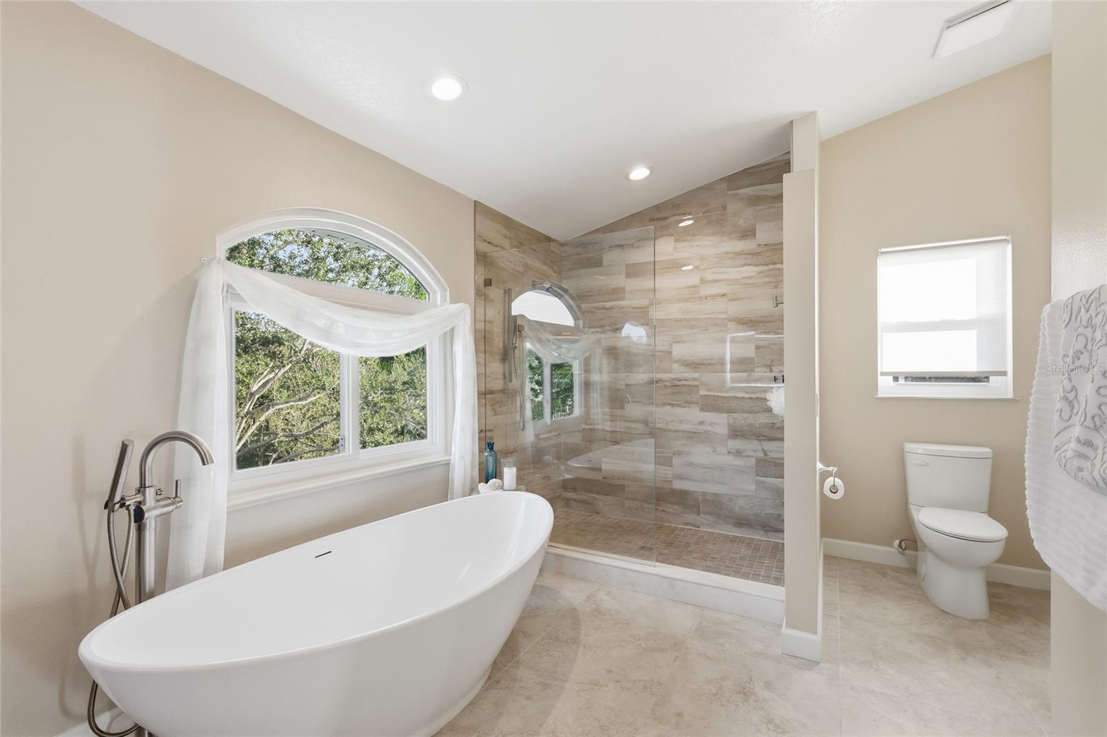 Image 33 of 54 For 6511 Bayshore Road