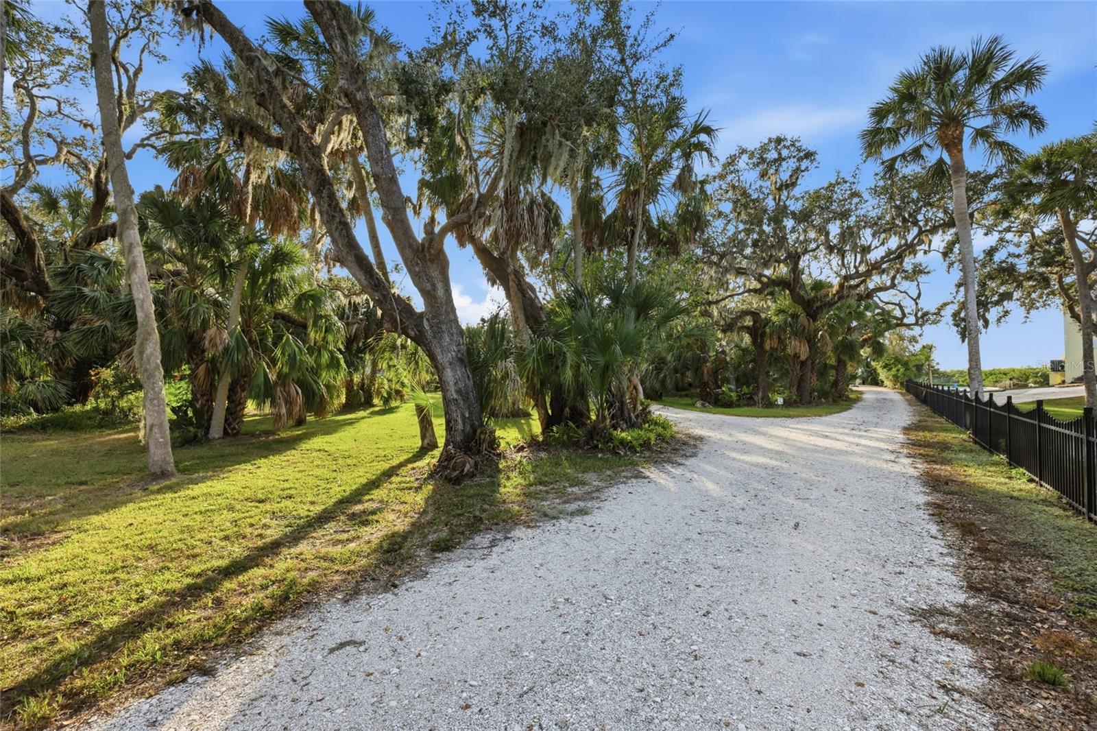 Image 5 of 54 For 6511 Bayshore Road