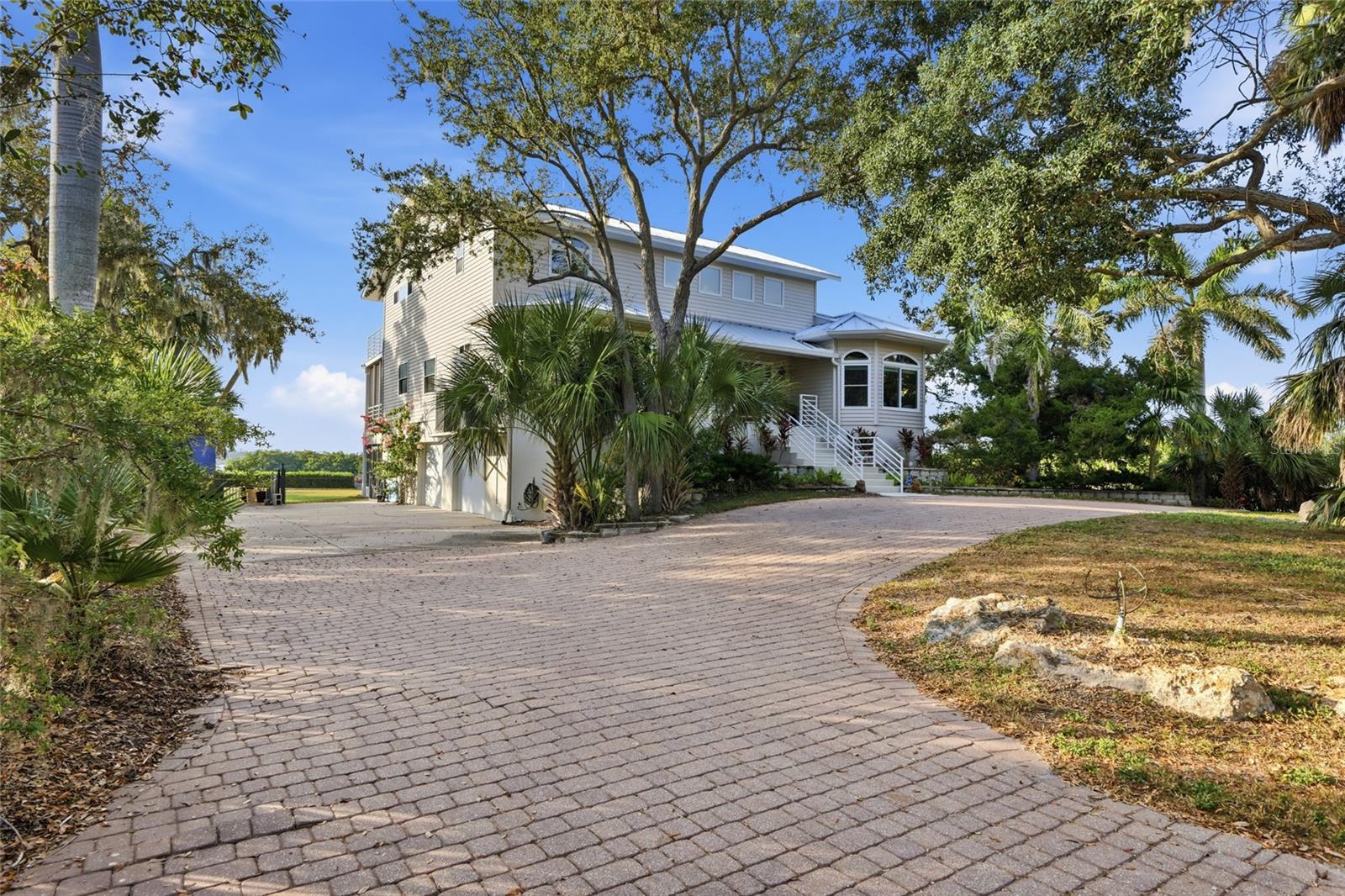 Image 6 of 54 For 6511 Bayshore Road