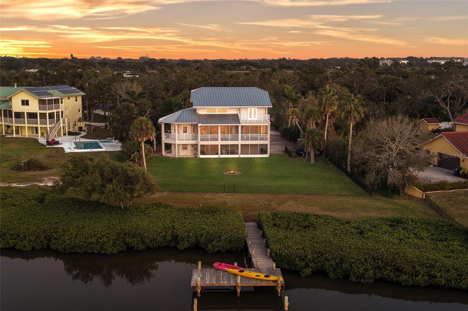 Image 7 of 54 For 6511 Bayshore Road