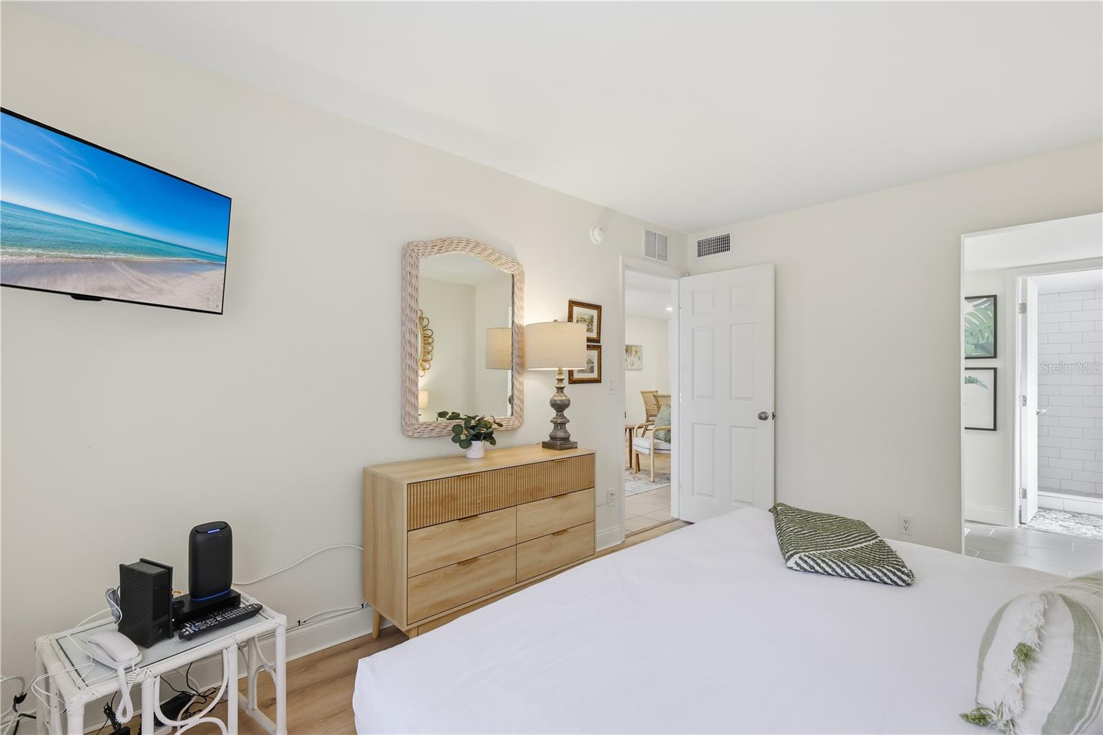 Image 14 of 30 For 7100 Gulf Drive 106