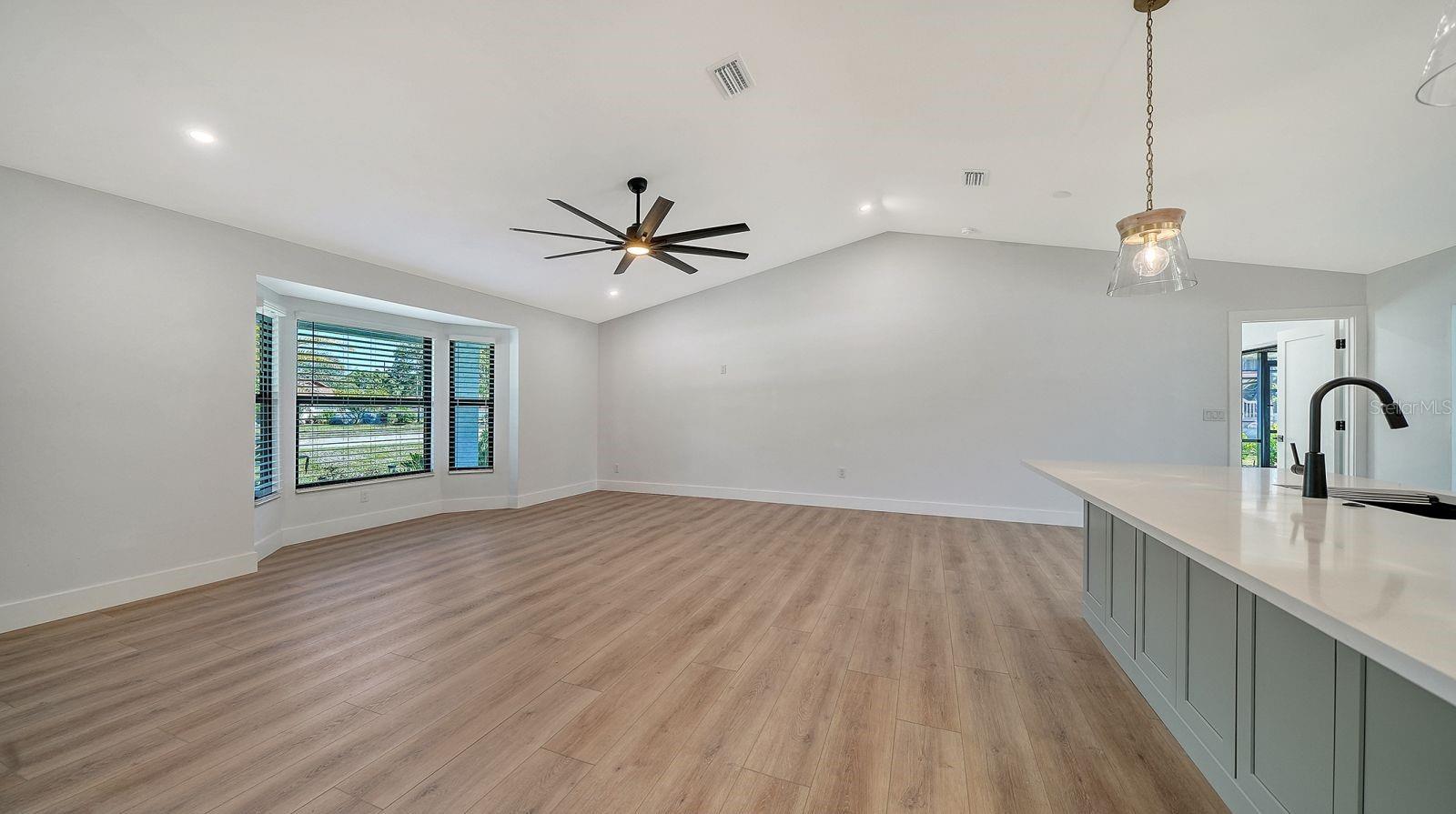 Image 9 of 72 For 5468 Wilkinson Road