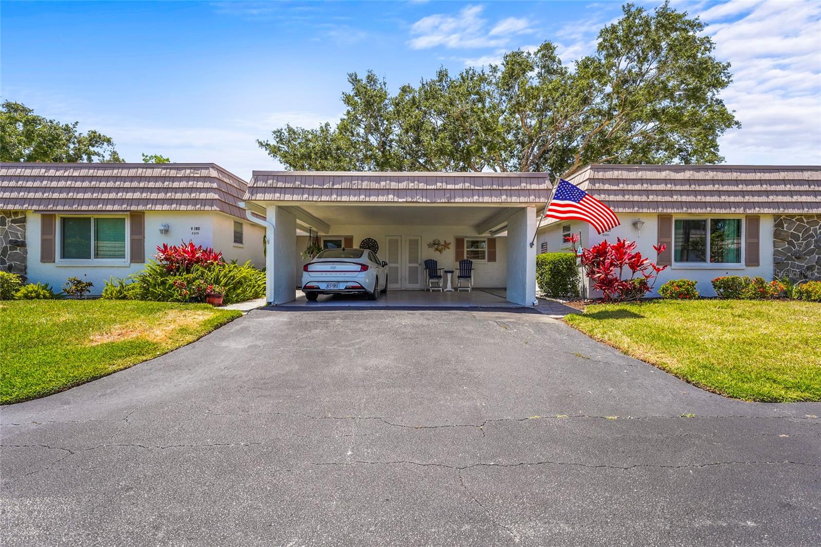 Image 3 of 72 For 2531 Riverbluff Parkway V181