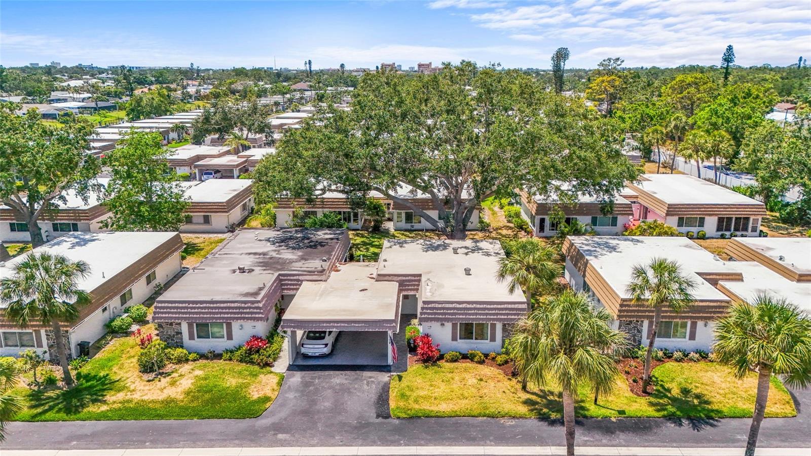 Image 43 of 72 For 2531 Riverbluff Parkway V181