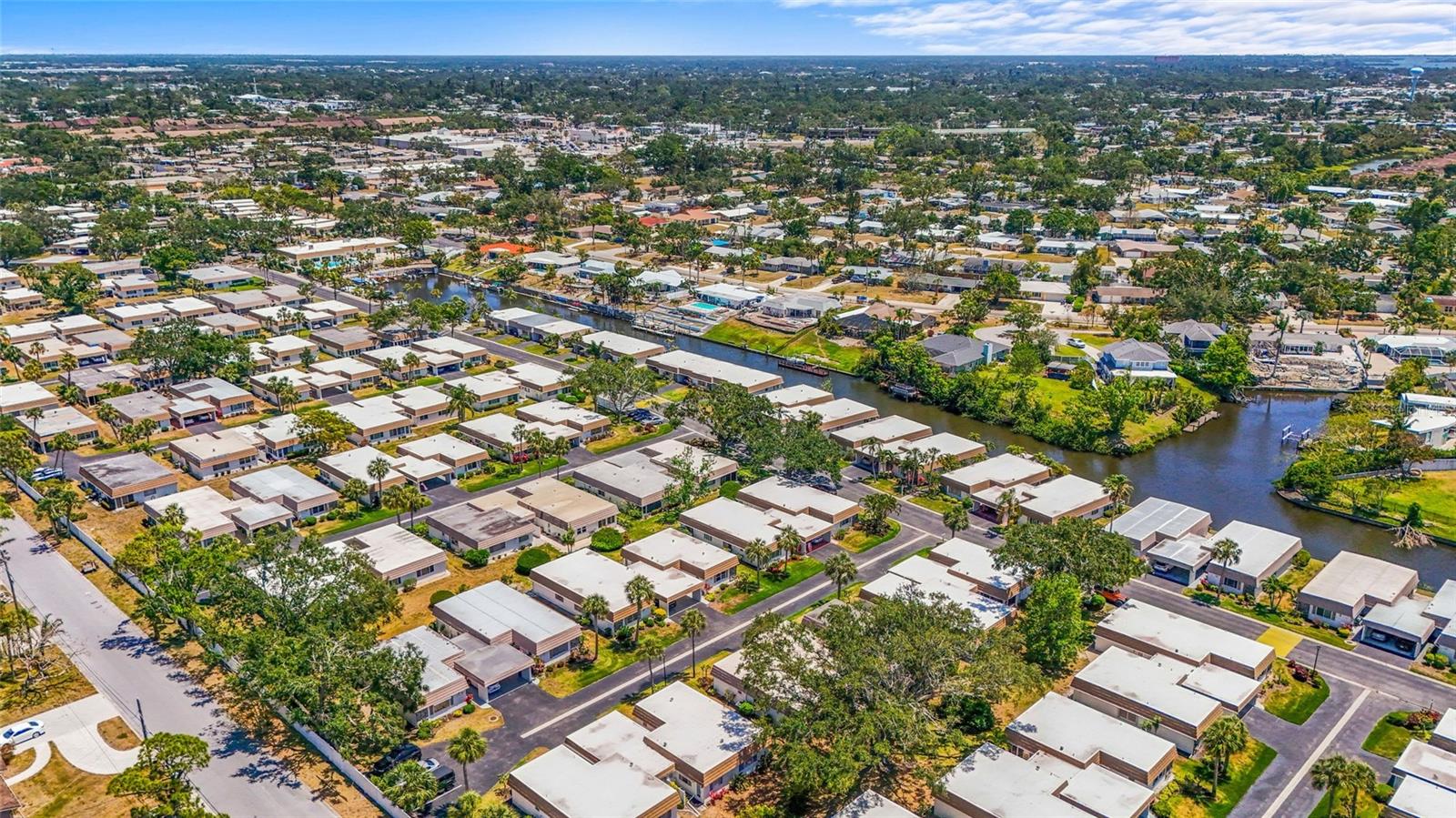 Image 48 of 72 For 2531 Riverbluff Parkway V181