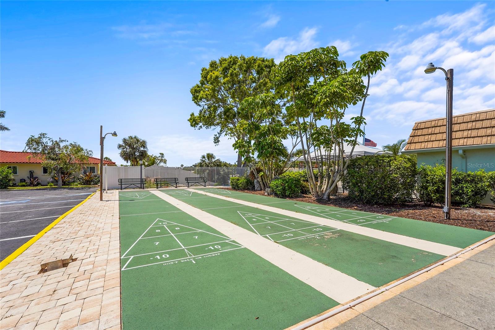 Image 62 of 72 For 2531 Riverbluff Parkway V181