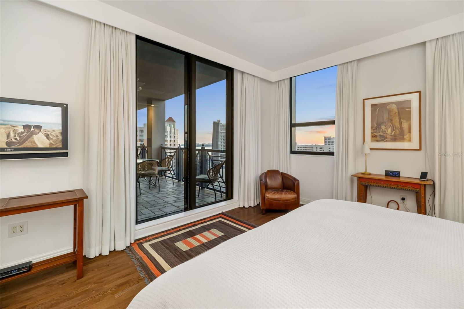 Image 14 of 87 For 50 Central Avenue 14d