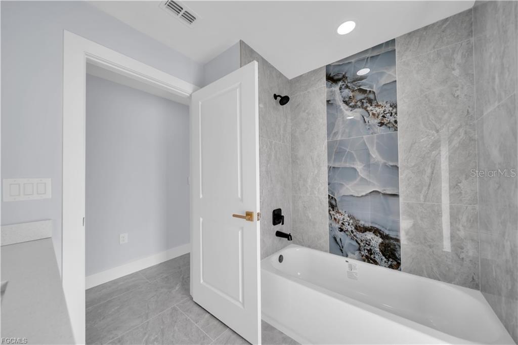 Image 33 of 47 For 312 Pembroke Street