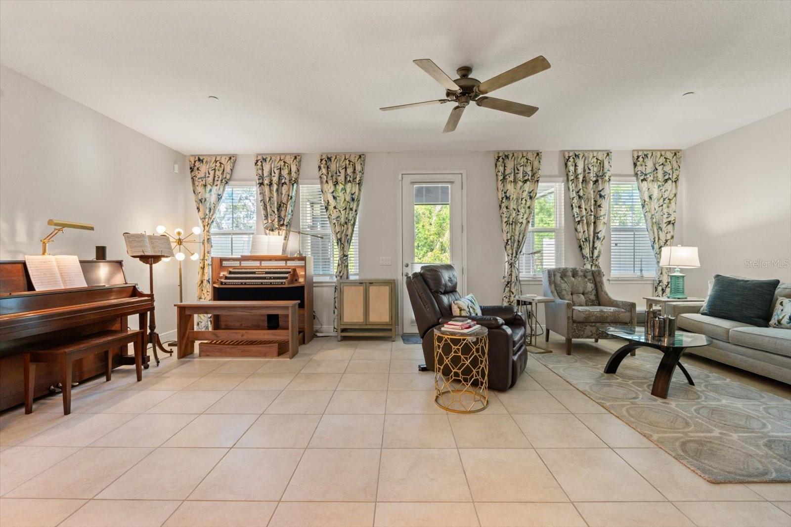 Image 14 of 53 For 4548 Chinkapin Drive