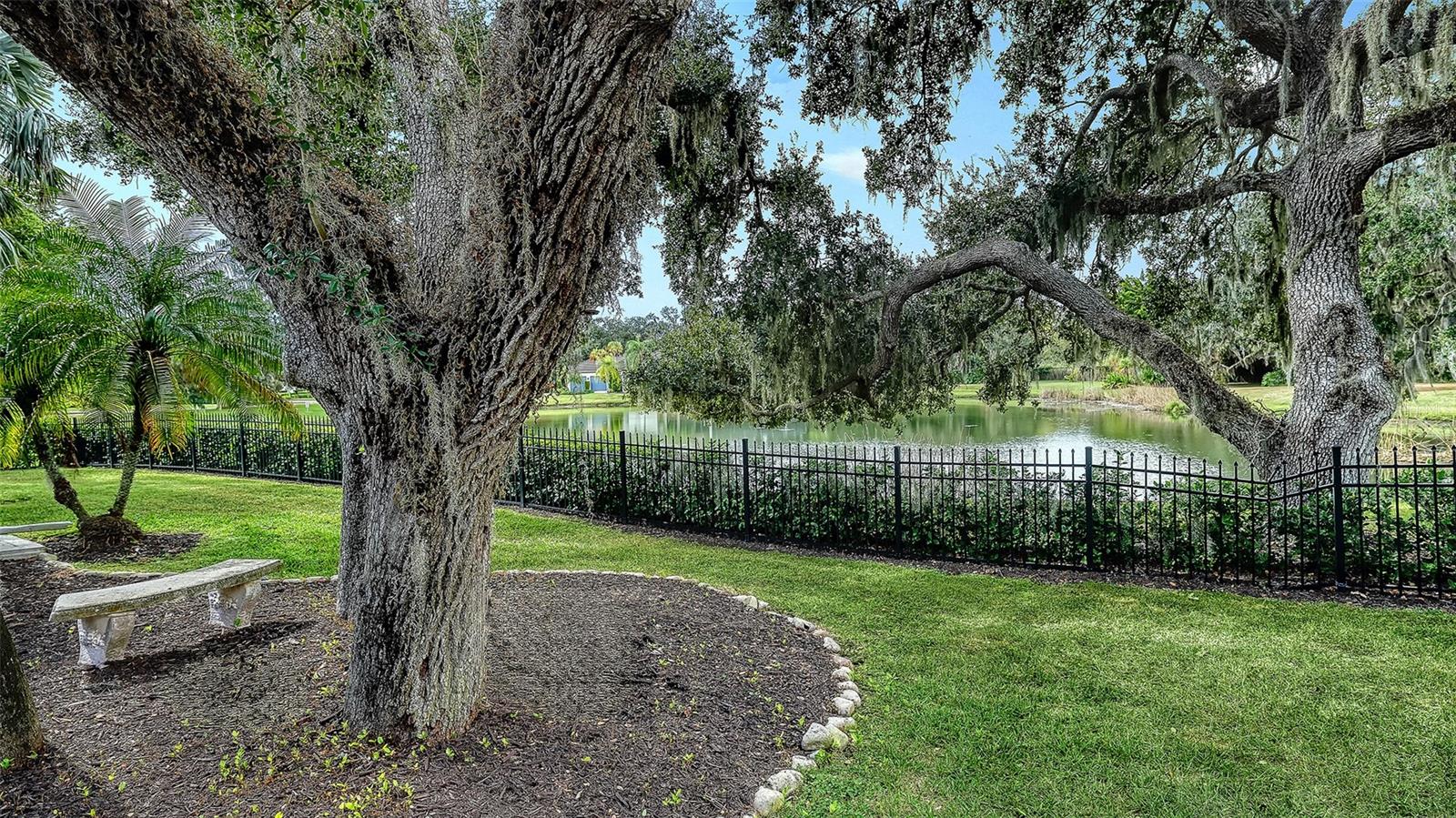 Image 35 of 40 For 1994 Tom Morris Drive