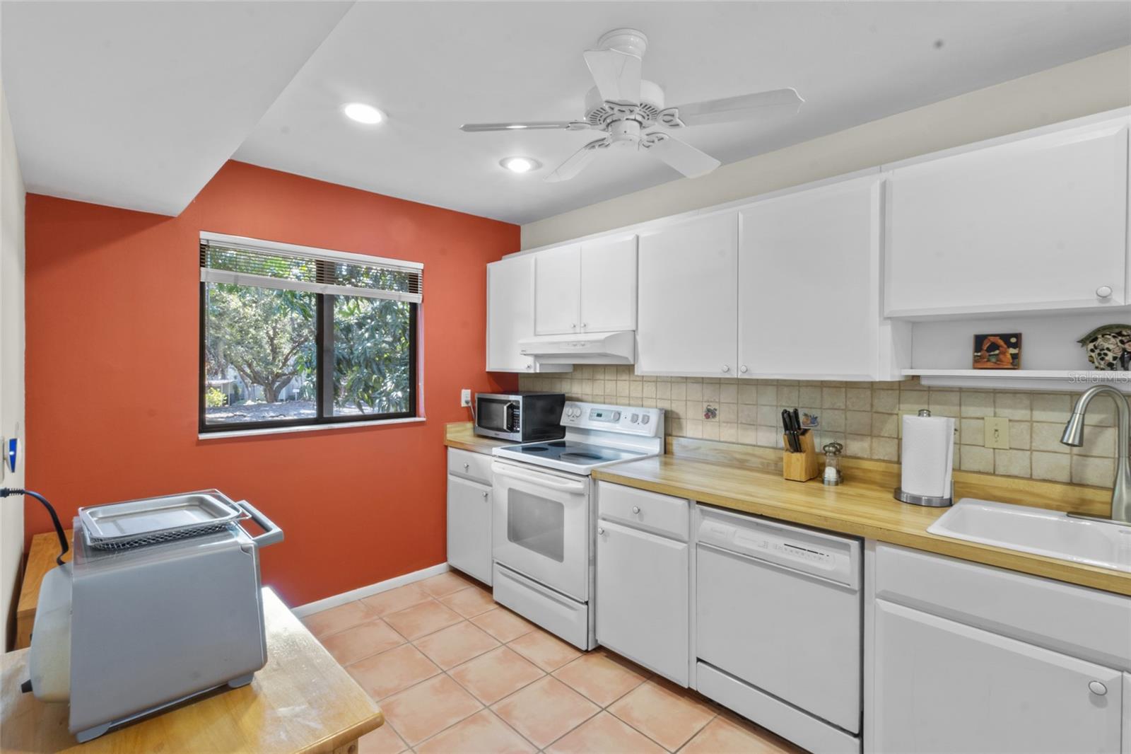 Image 8 of 33 For 1621 Boathouse Circle 220