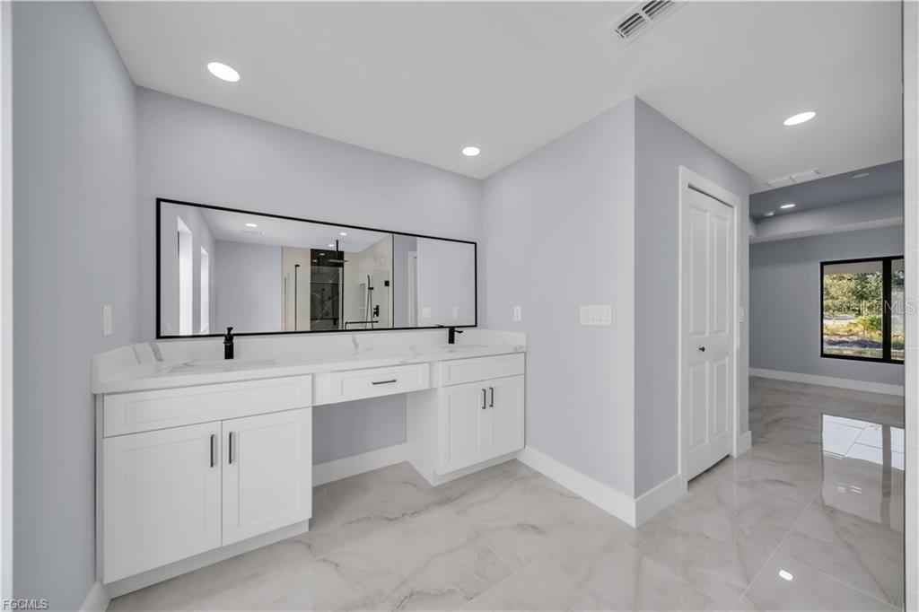 Image 19 of 31 For 3315 16th Street W