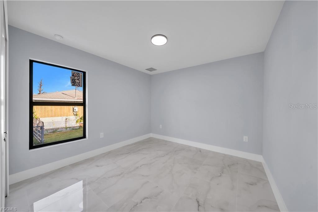 Image 25 of 31 For 3315 16th Street W