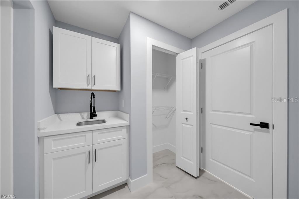 Image 28 of 31 For 3315 16th Street W