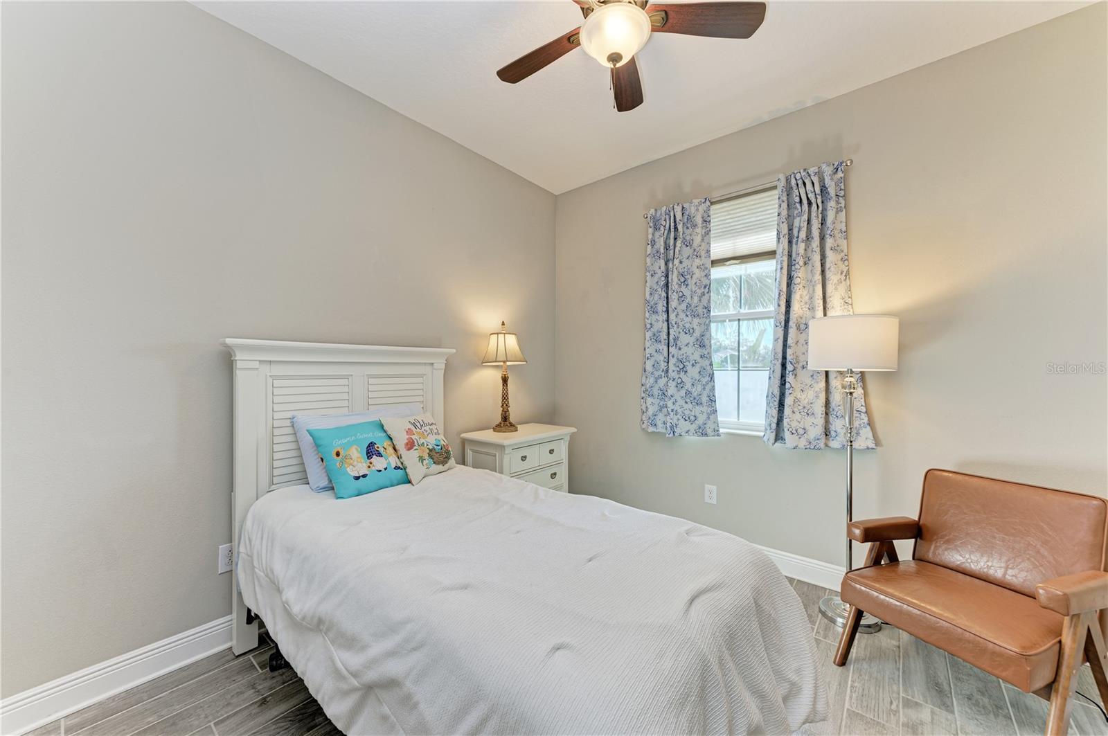 Image 16 of 28 For 5961 Amberly Drive