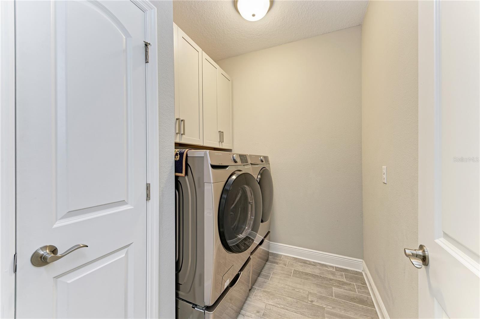 Image 19 of 28 For 5961 Amberly Drive