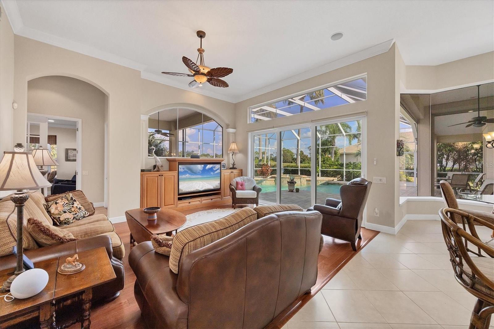 Image 14 of 75 For 7915 Warwick Gardens Lane